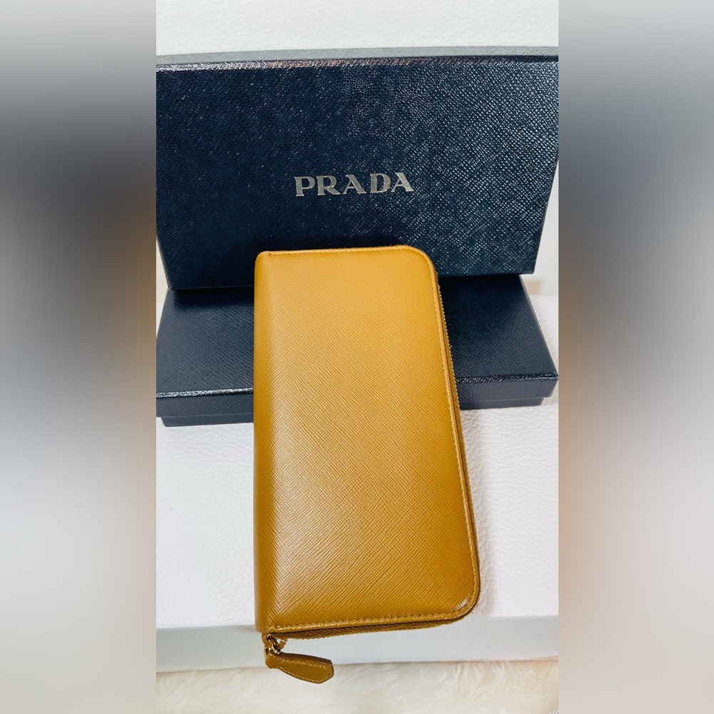 Prada Authentic Brown Big Saffiano Zip Wallet - Picture 2 of 10